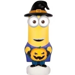 NWT. UNIVERSAL 2-ft LED Minion Kevin Witch Costume Blow Mold